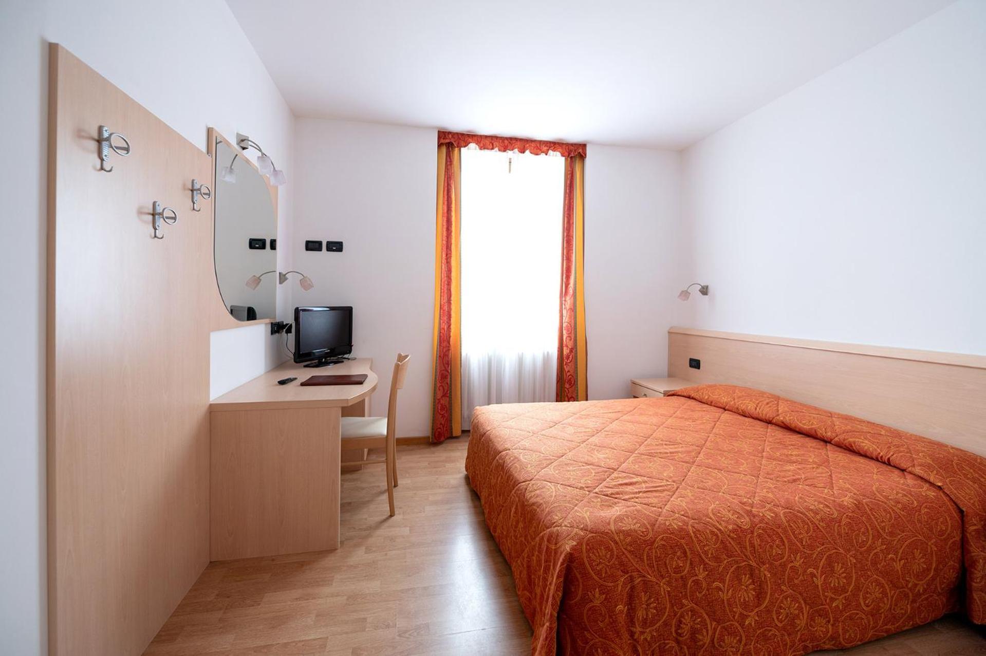 Hotel Posta Comano Terme Dış mekan fotoğraf